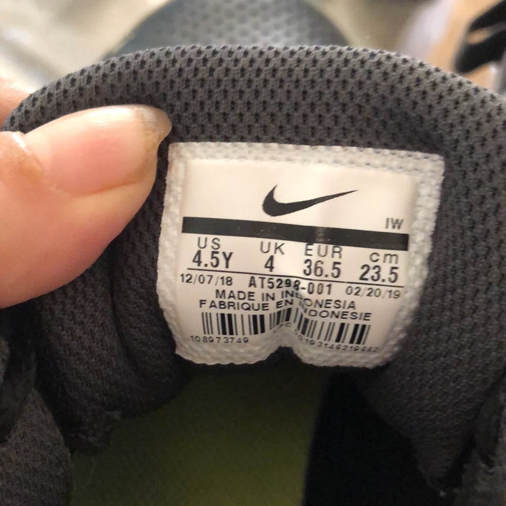 Nike - Picture 5 of 5